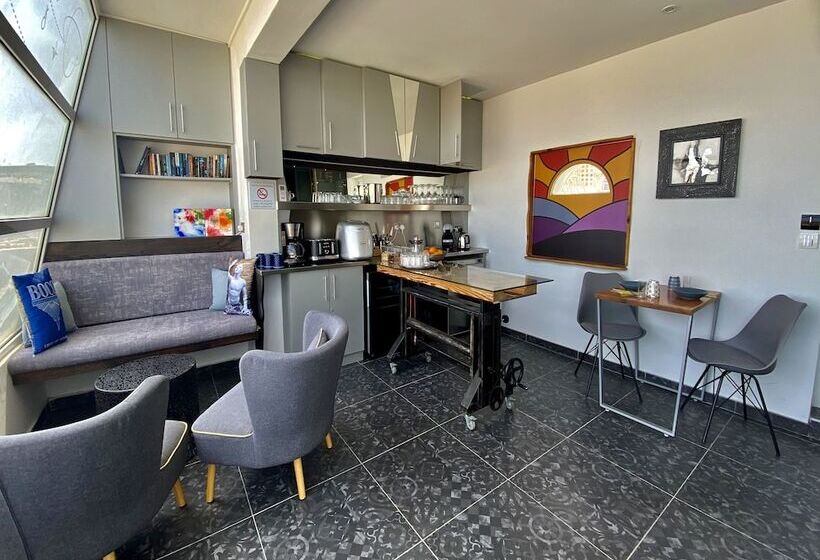 تختخواب و صبحانه Boco Boutique