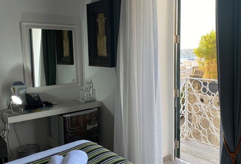 تختخواب و صبحانه Boco Boutique