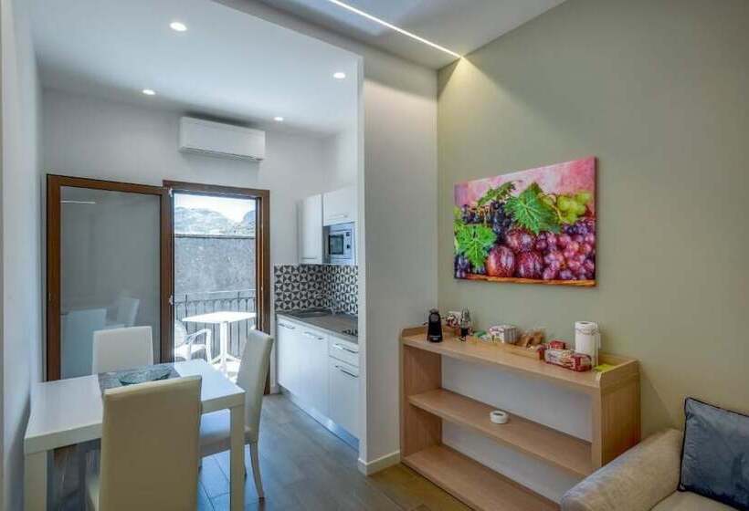 민박 Cuore Di Sorrento Suites