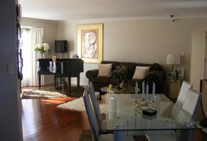 ベッドアンドブレックファースト Howick Luxury Large Home