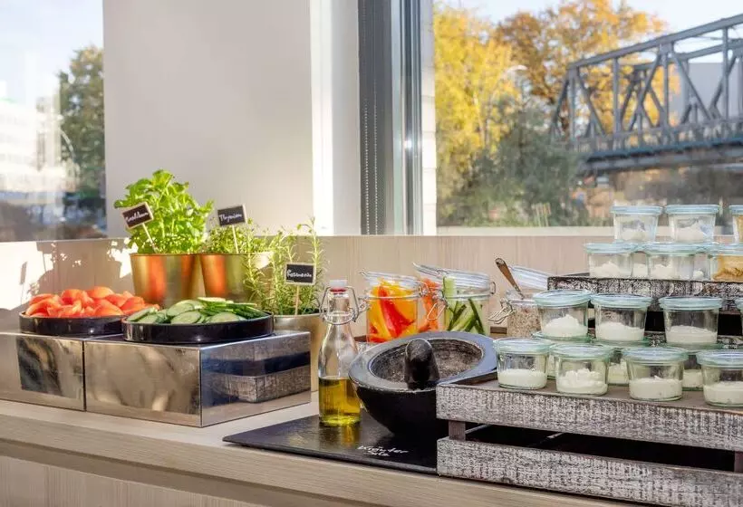 Hotelli Innside By Meliá Hamburg Hafen