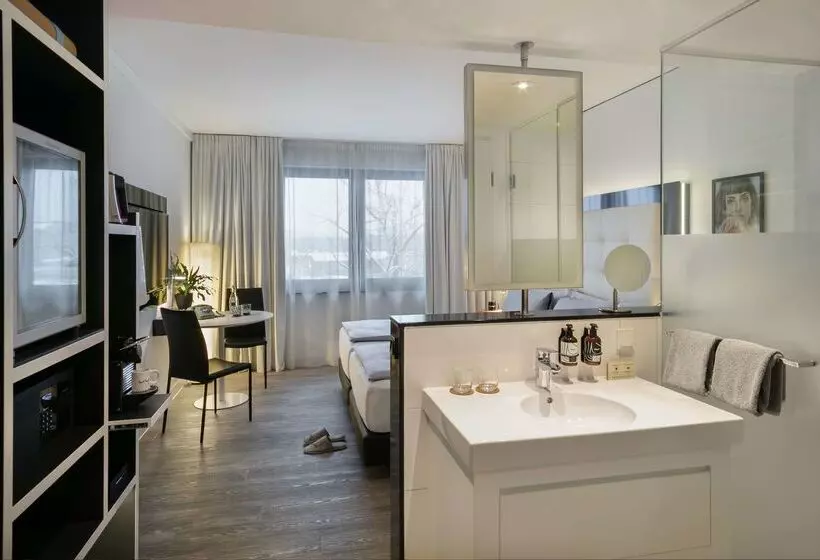 Hotelli Innside By Meliá Hamburg Hafen