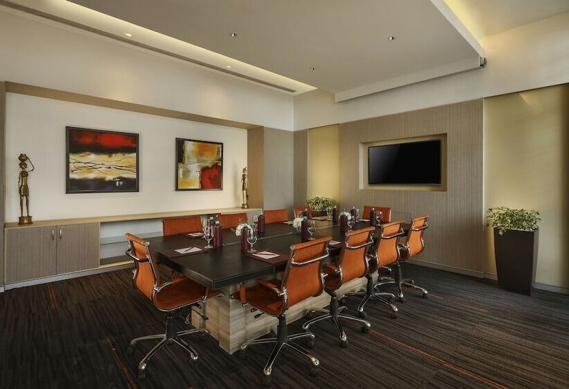 Sandal Suites By Lemon Tree Hotels