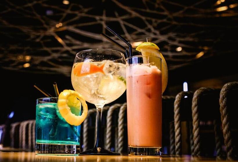 De Pedra E Sal Hostel & Suites