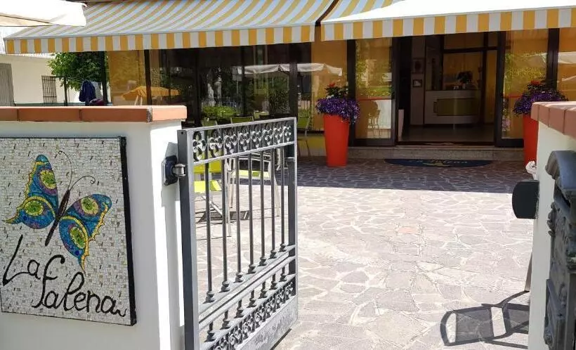 Hotelli La Falena