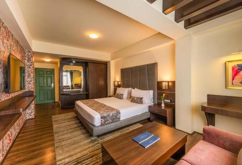 Udaan Woodberry Hotel & Spa