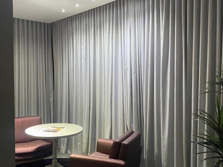 בית מלון כפרי Verona Tower