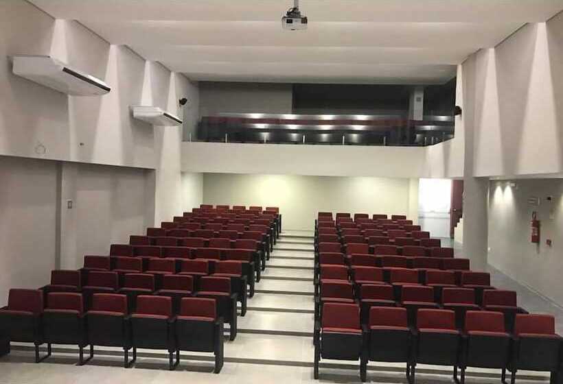 בית מלון כפרי Verona Tower