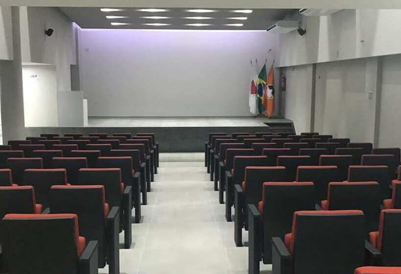 בית מלון כפרי Verona Tower