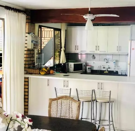 Quatro Ilhas Beach Hostel