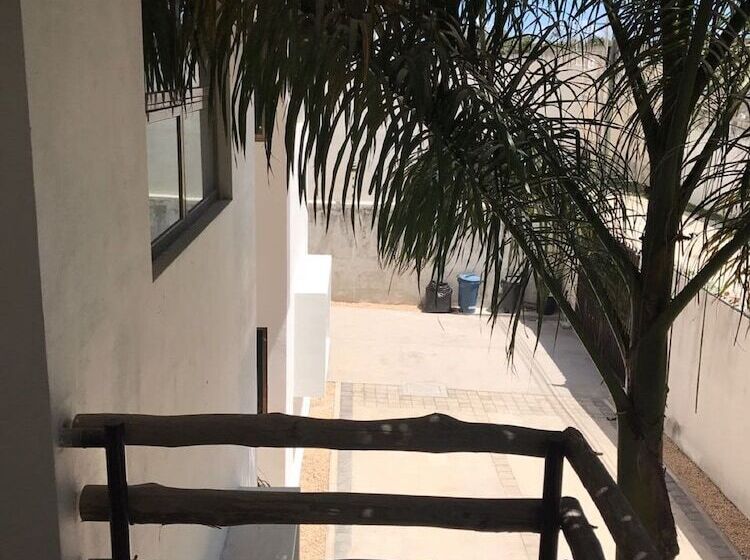 فندق صغير Hostal Urbano