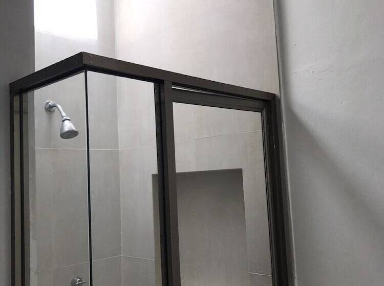 فندق صغير Hostal Urbano