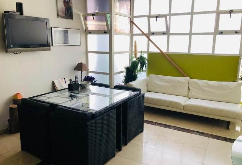 Albergue La Estacion Santiago De Compostela