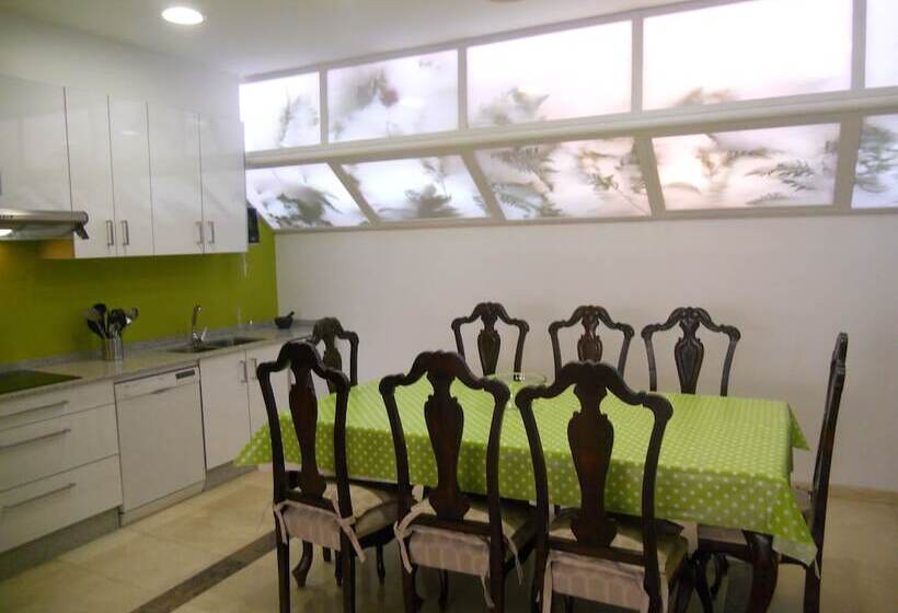 Albergue La Estacion Santiago De Compostela