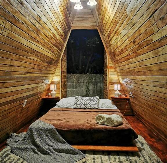 تختخواب و صبحانه Airport Traveler S Home