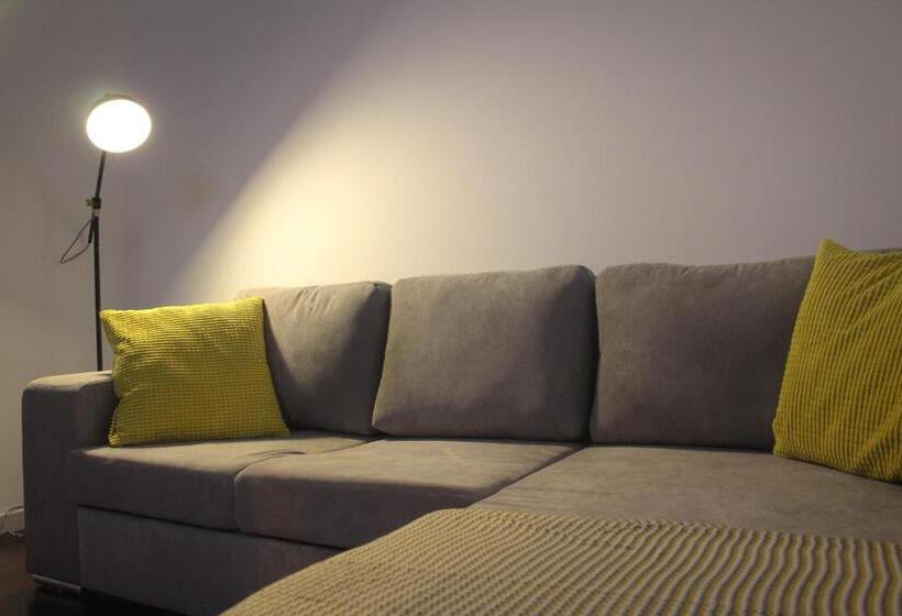 تختخواب و صبحانه Charme E Alegria