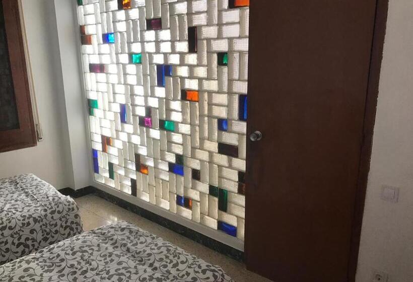 تختخواب و صبحانه Habitaciones Baobab