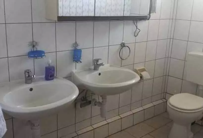 هتل Guest House Jane Naivasha