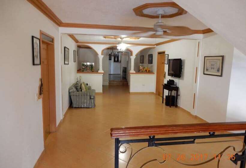 هتل Hôtel Villa Lamarre