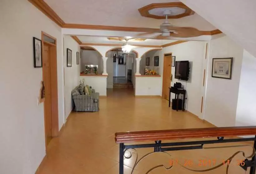 هتل Hôtel Villa Lamarre