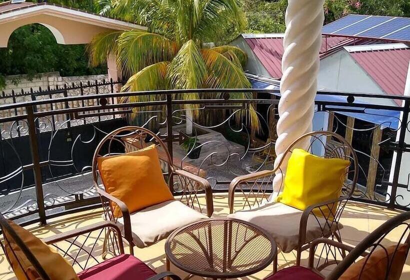 هتل Hôtel Villa Lamarre