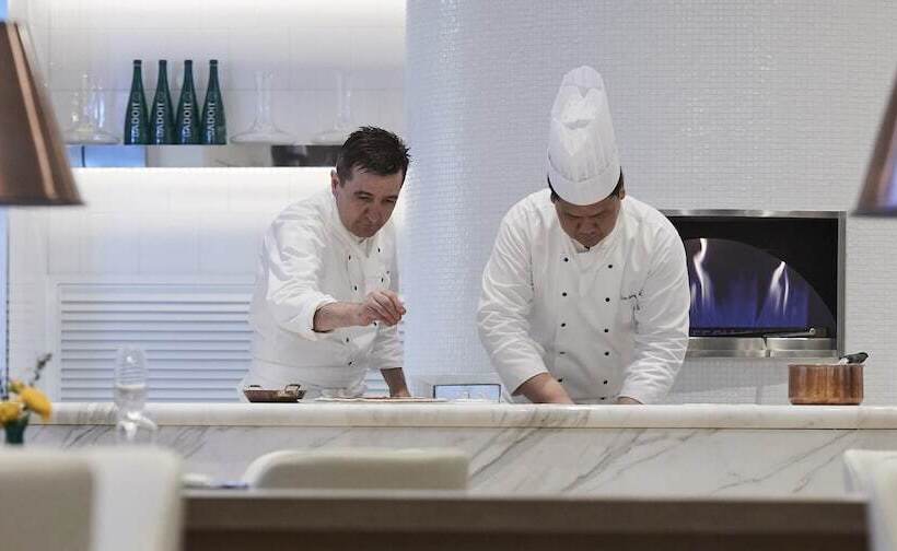 호텔 Paradise City