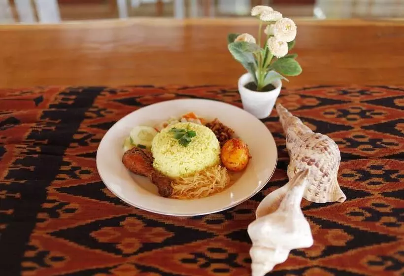 Hotelli Pavilla Labuan Bajo