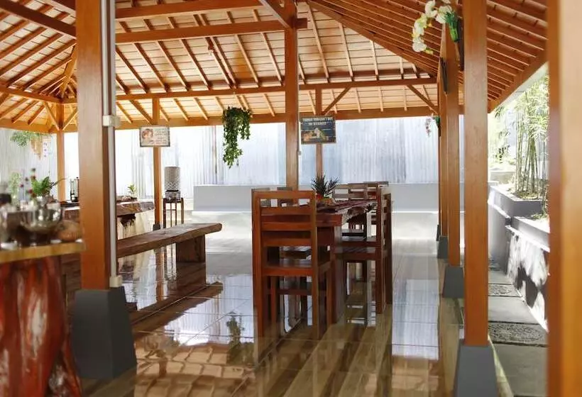 Hotelli Pavilla Labuan Bajo