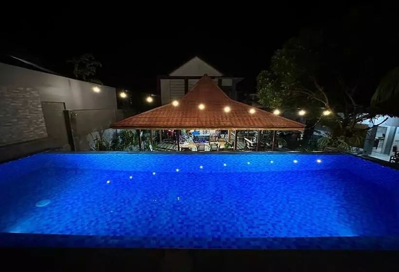 Hotelli Pavilla Labuan Bajo