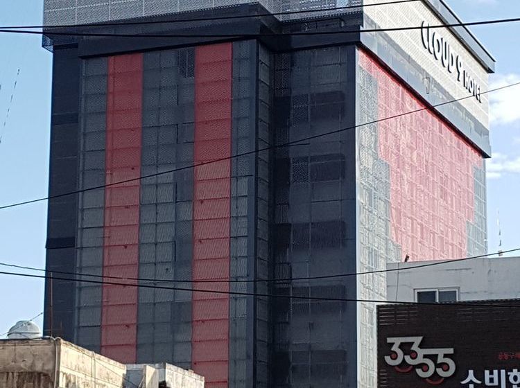 汽车旅馆 Cloud 9