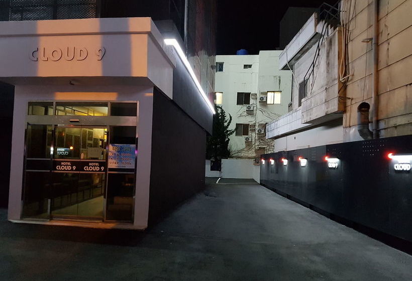 汽车旅馆 Cloud 9