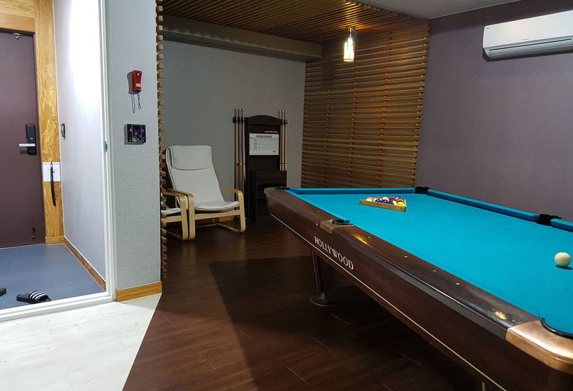 汽车旅馆 Cloud 9