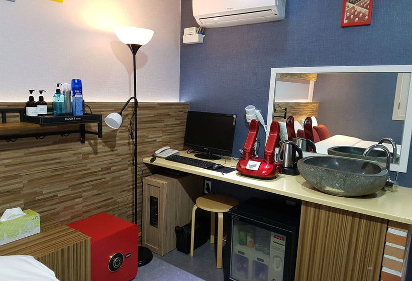 汽车旅馆 Cloud 9