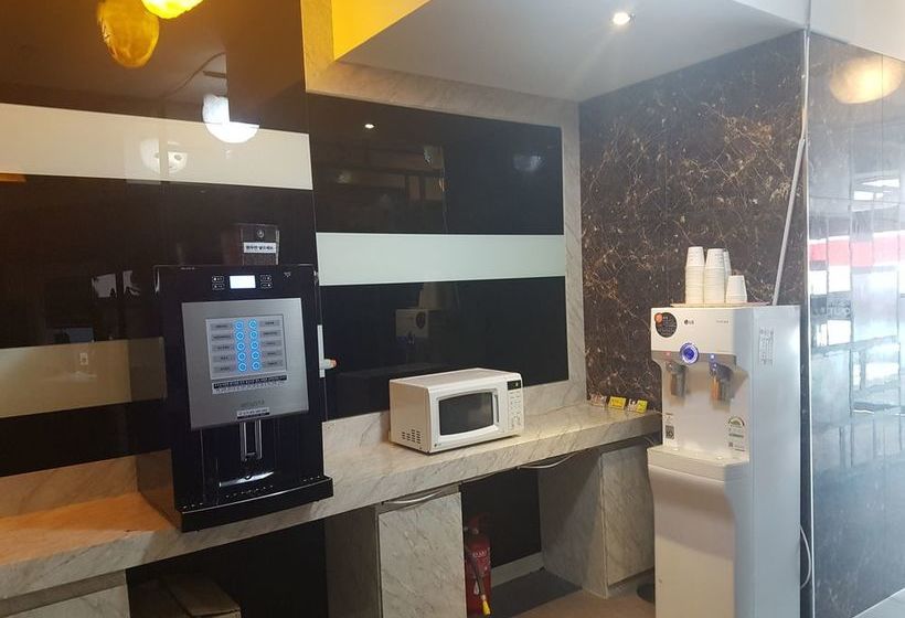 汽车旅馆 Cloud 9