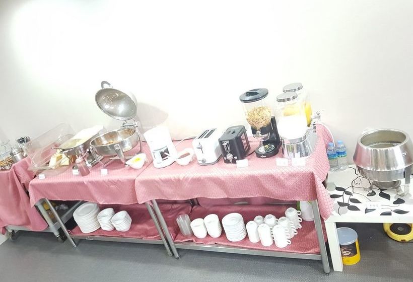 汽车旅馆 Cloud 9