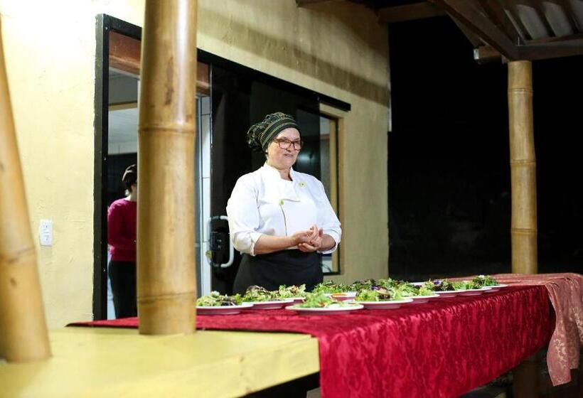 הוסטל Pousada Flora Bamboo