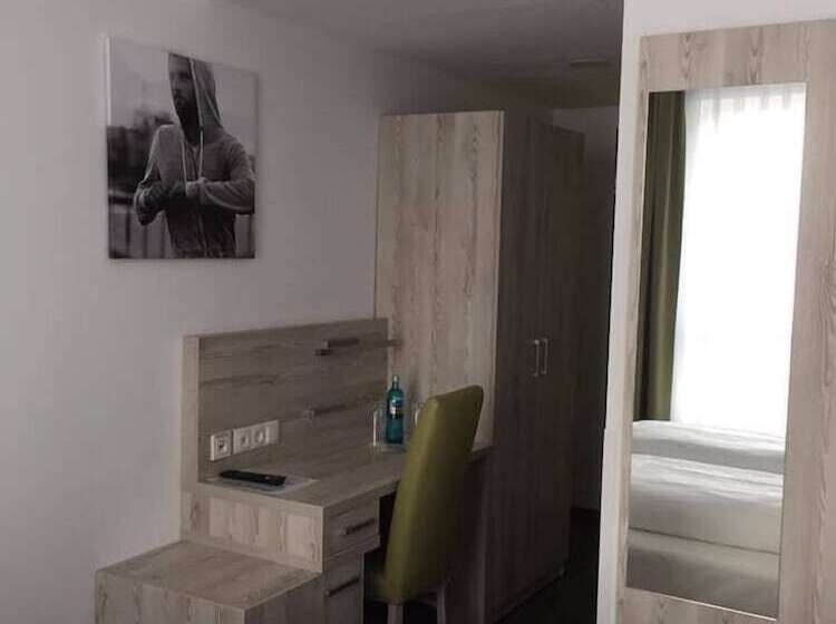 ベッドアンドブレックファースト Novina Sleep Inn Herzogenaurach