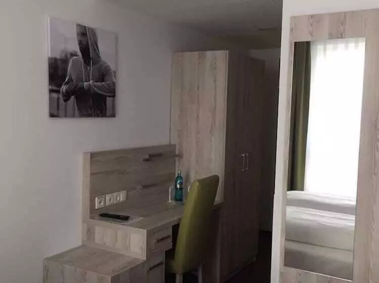 Aamiaismajoitus (B&B) Novina Sleep Inn Herzogenaurach