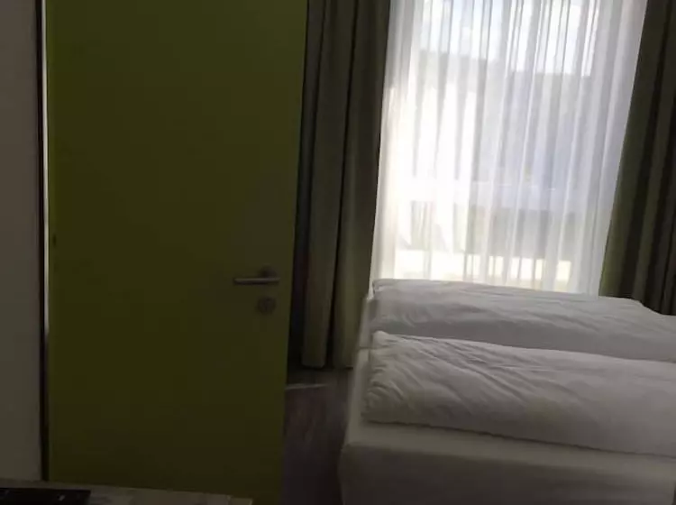 Aamiaismajoitus (B&B) Novina Sleep Inn Herzogenaurach