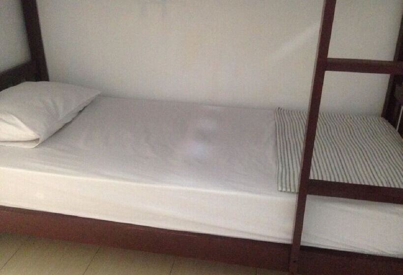 Good For Ya Knee Hostel   Adults Only