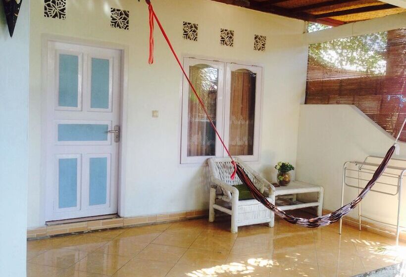 Good For Ya Knee Hostel   Adults Only