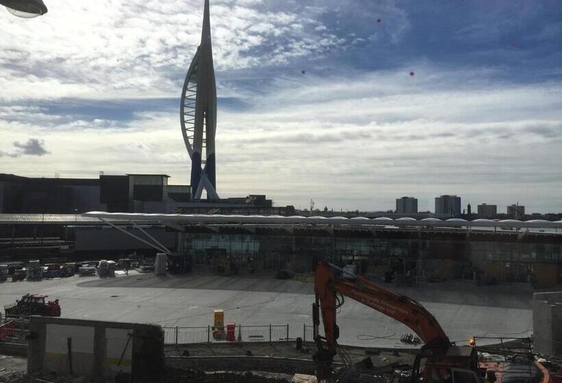 مبيت وإفطار Lady Hamilton Inn