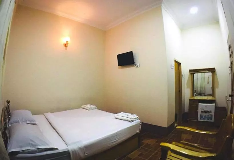 Pinlon Pann Motel