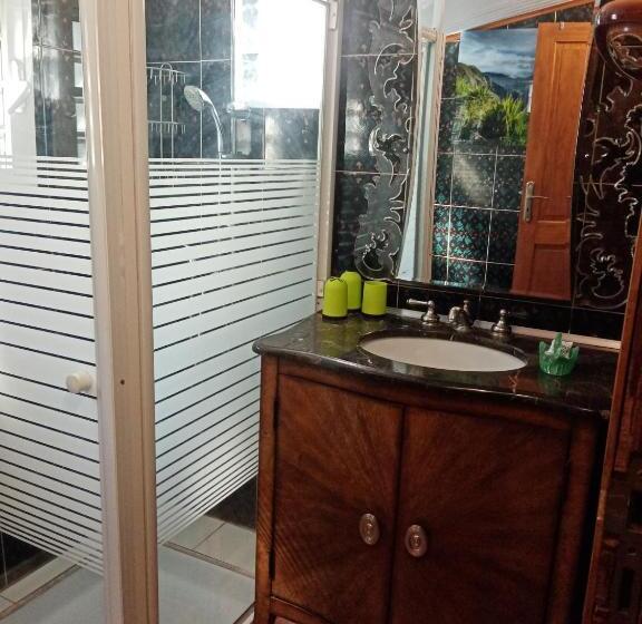 تختخواب و صبحانه Fleur De Vanille