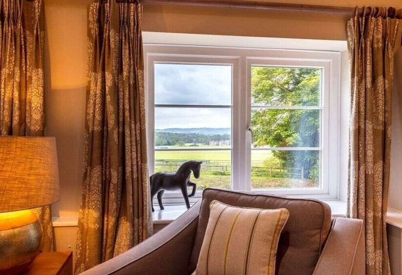 Отель Cowdray Lodge