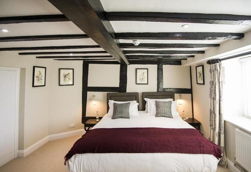 Отель Cowdray Lodge