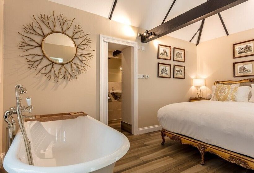 Отель Cowdray Lodge