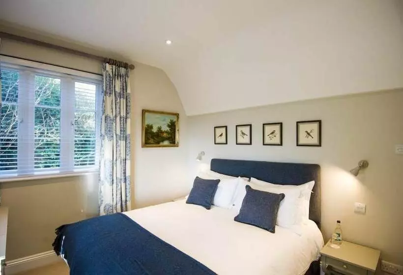 Hotelli Cowdray Lodge