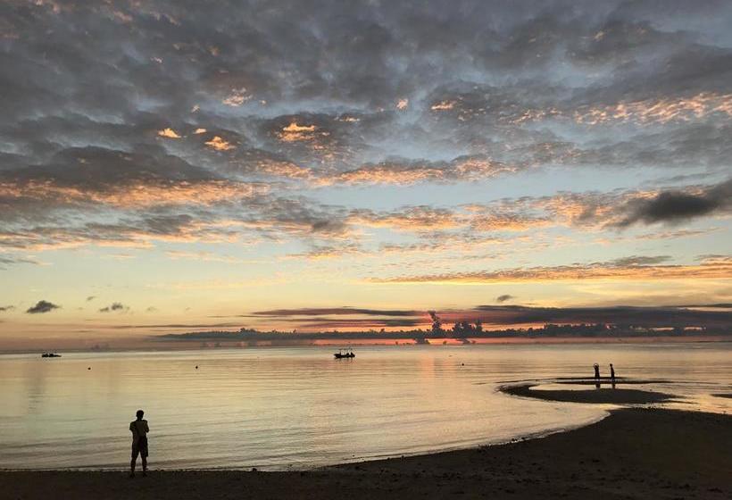 בית מלון כפרי Resort Class Inn Onna Village