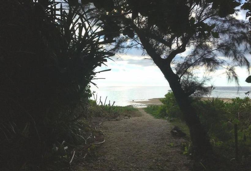 בית מלון כפרי Resort Class Inn Onna Village